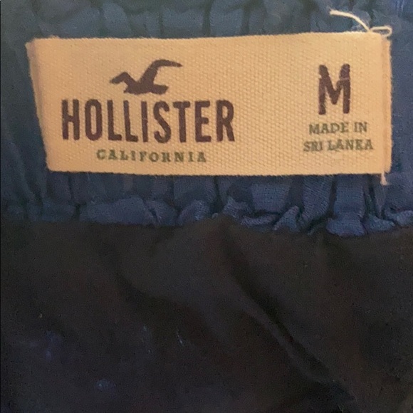 Hollister size M mini skirt - Picture 3 of 3